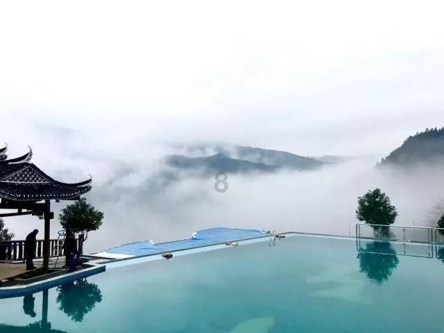 连续压爆多枚乌军地雷 俄扫雷坦克前线画面公开